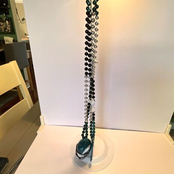 Two Philadelphia Eagles NFL Sports beads necklaces with Medallions - Picture 4 of 4